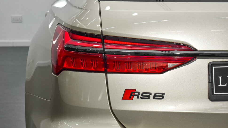 Audi RS6  - Audi RS6 