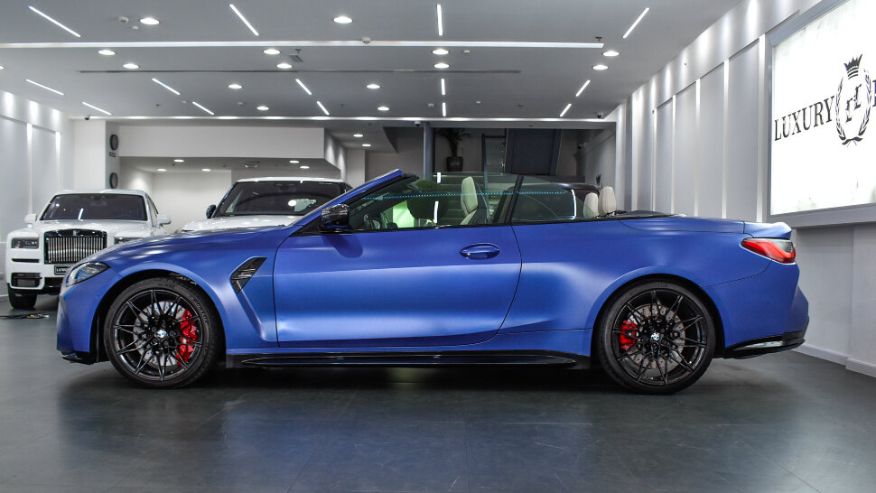 BMW M4 COMPETITION - BMW M4 COMPETITION